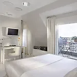 De Banville Hotel
