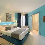 Hotel De Banville 4*